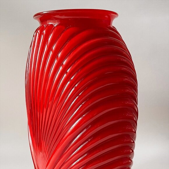 Vintage Anchor Hocking Red Glass Vase Art Deco Ribbed Draped Pleated 12.5” Tall - Picture 12 of 13